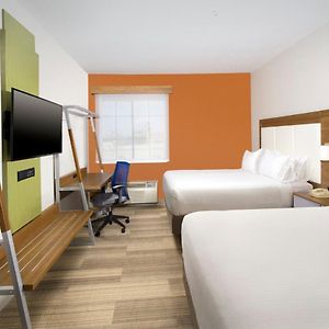 Queen Suite Two Queen Beds